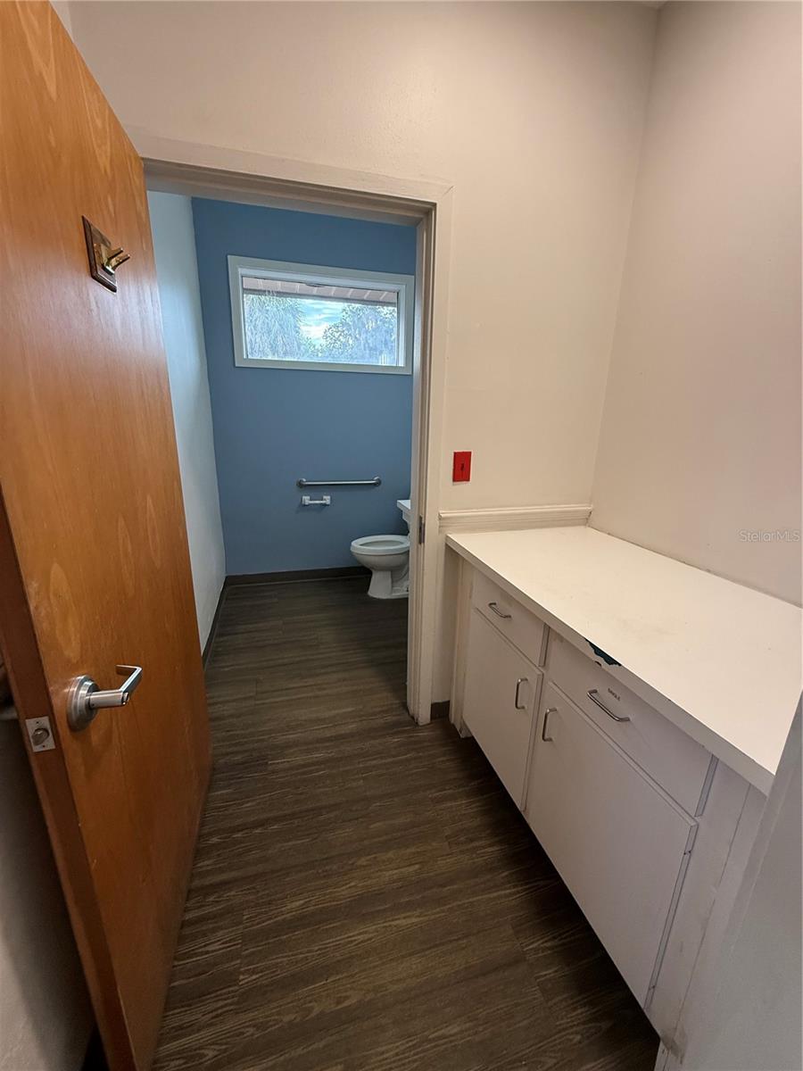 SOUTH PINE - Commercial Lease