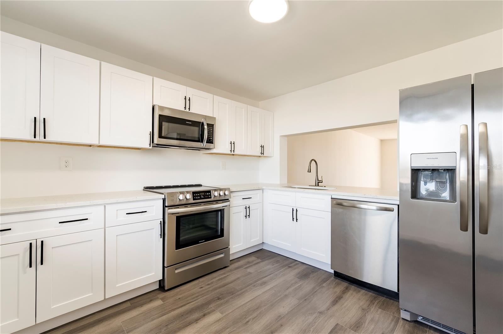 HARBOUR THE CONDO - Residential