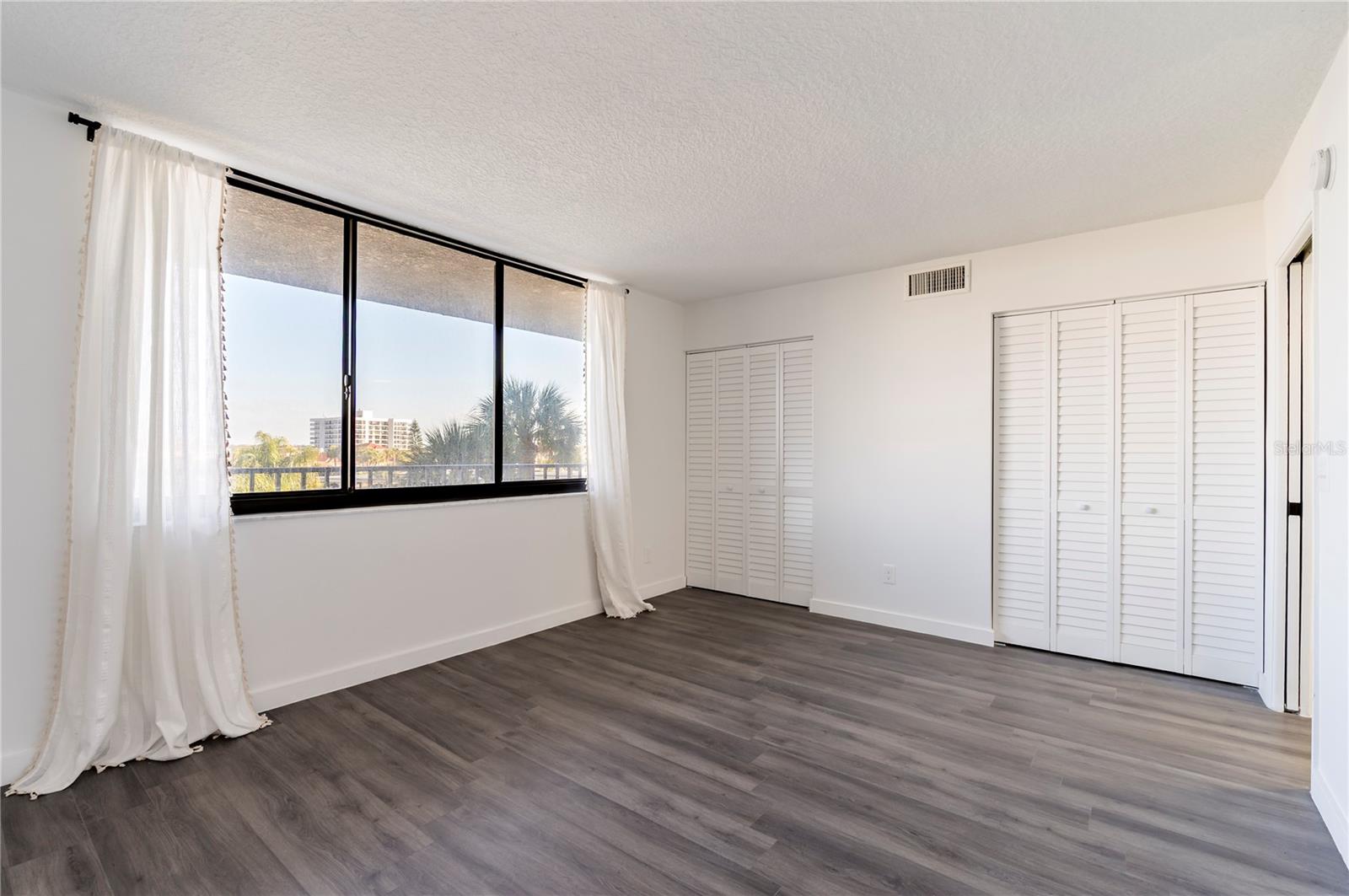 HARBOUR THE CONDO - Residential