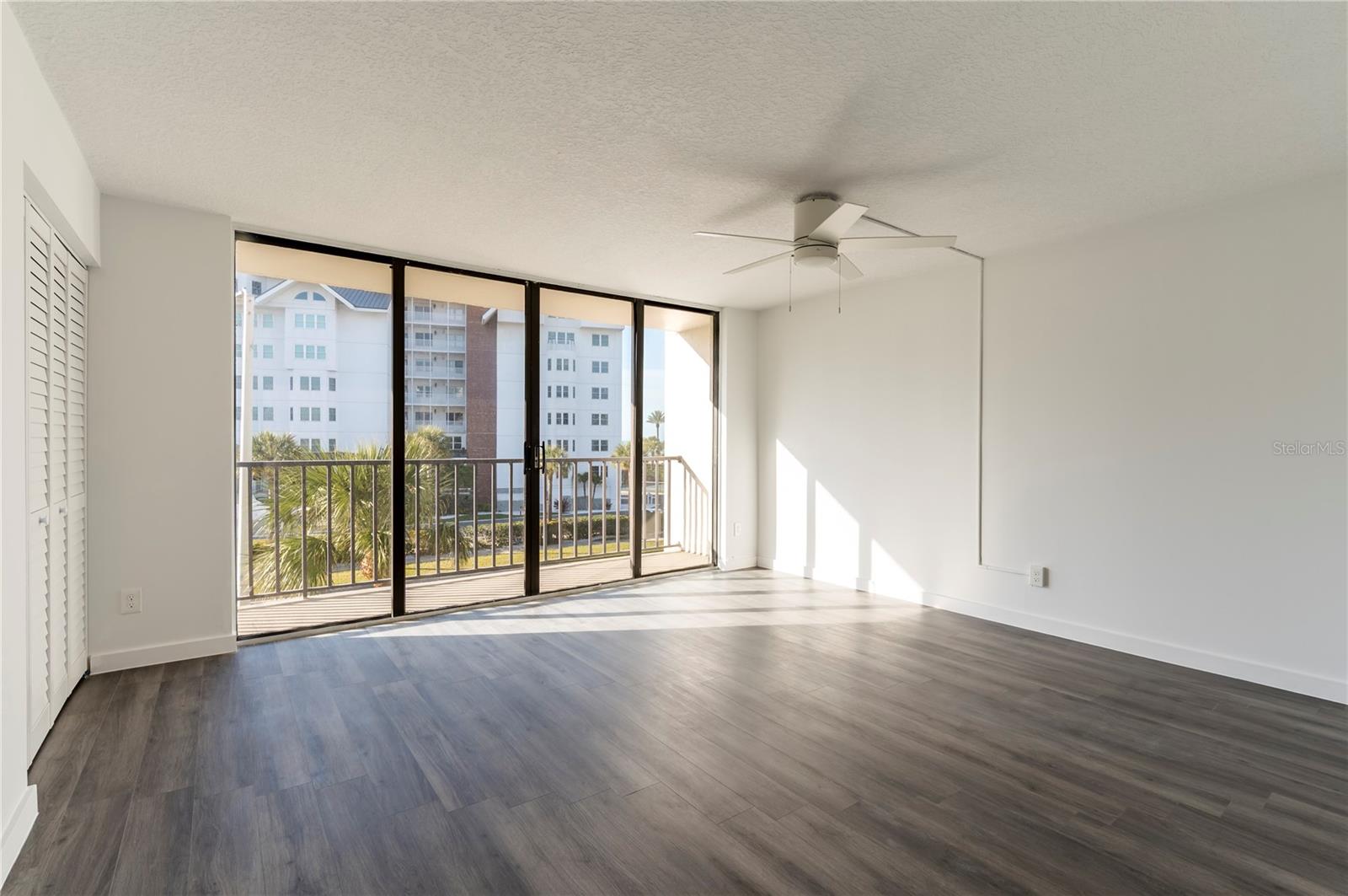 HARBOUR THE CONDO - Residential