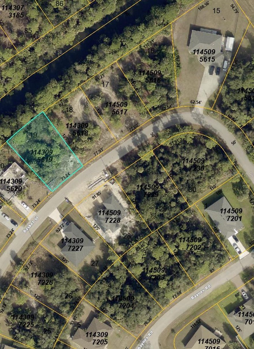 Homesite in a popular area of the city. Lots of new homes in the vicinity.
