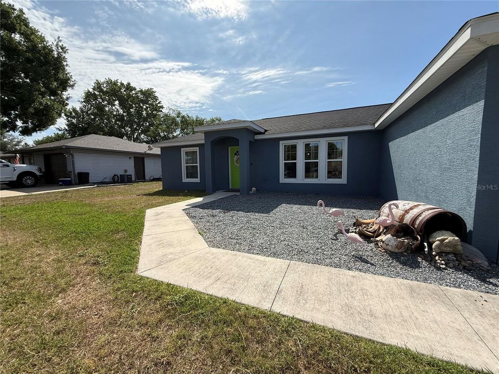 Photo of 48 Banyan Drive, Ocala, FL 34472 (MLS # OM723945)
