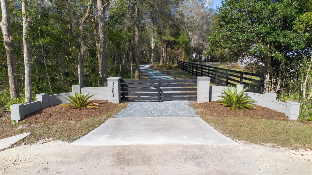 Photo of 3081 NE 49th Street, Ocala, FL 34479 (MLS # TB8457103)