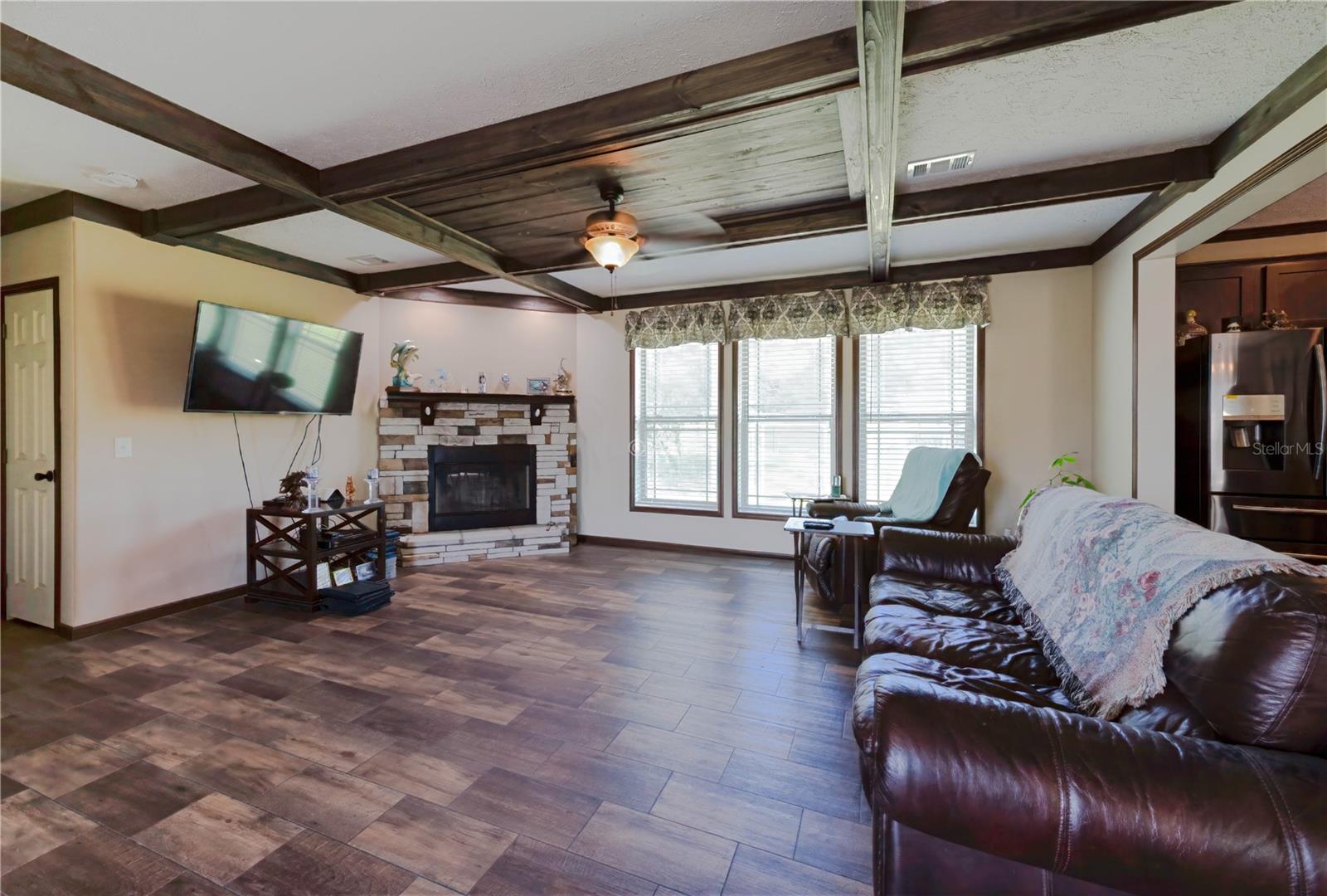 TRIPLE CROWN FARMS UN III - Residential