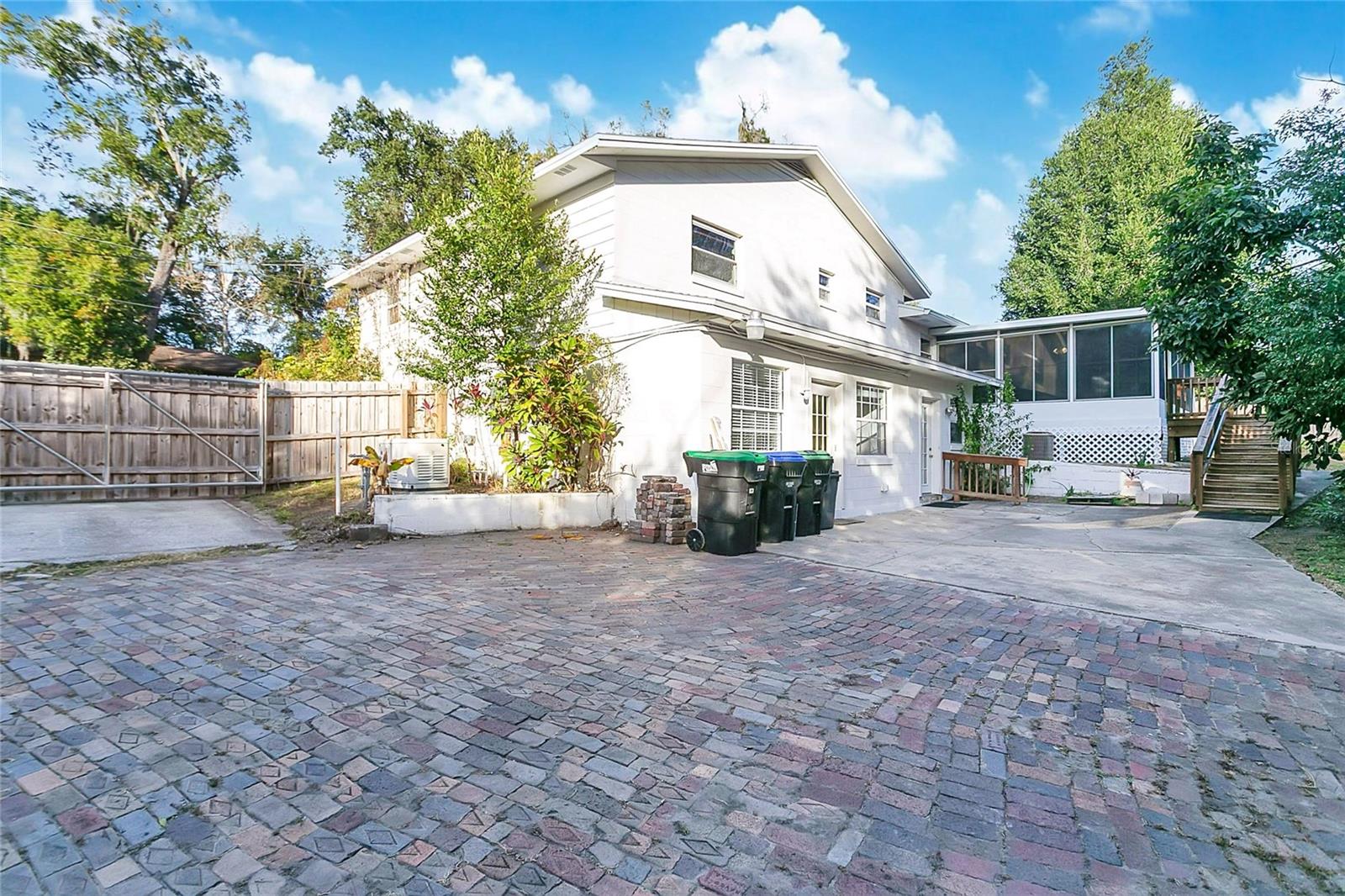 LAKE MENDELIN ESTATES - Residential