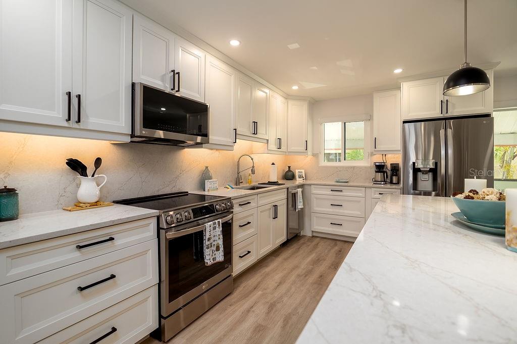 RUNAWAY BAY - Residential