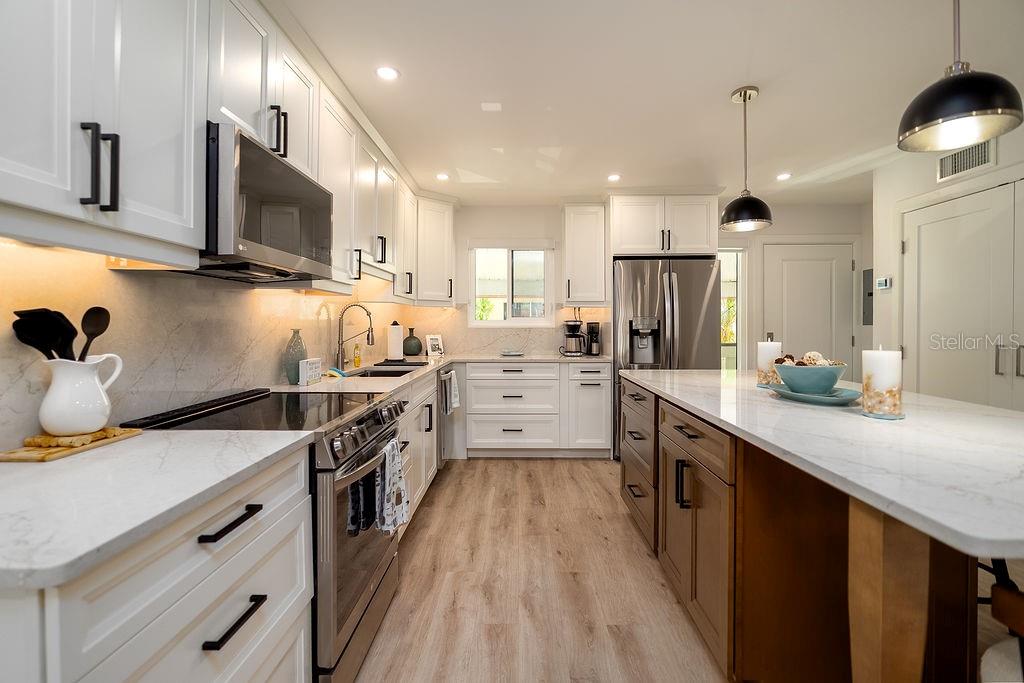 RUNAWAY BAY - Residential