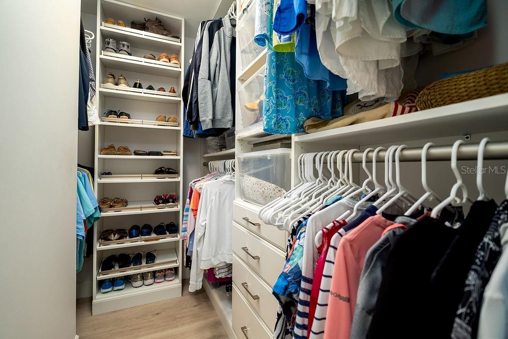 RUNAWAY BAY - Residential