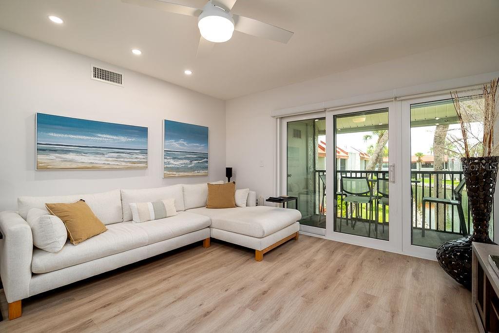 RUNAWAY BAY - Residential