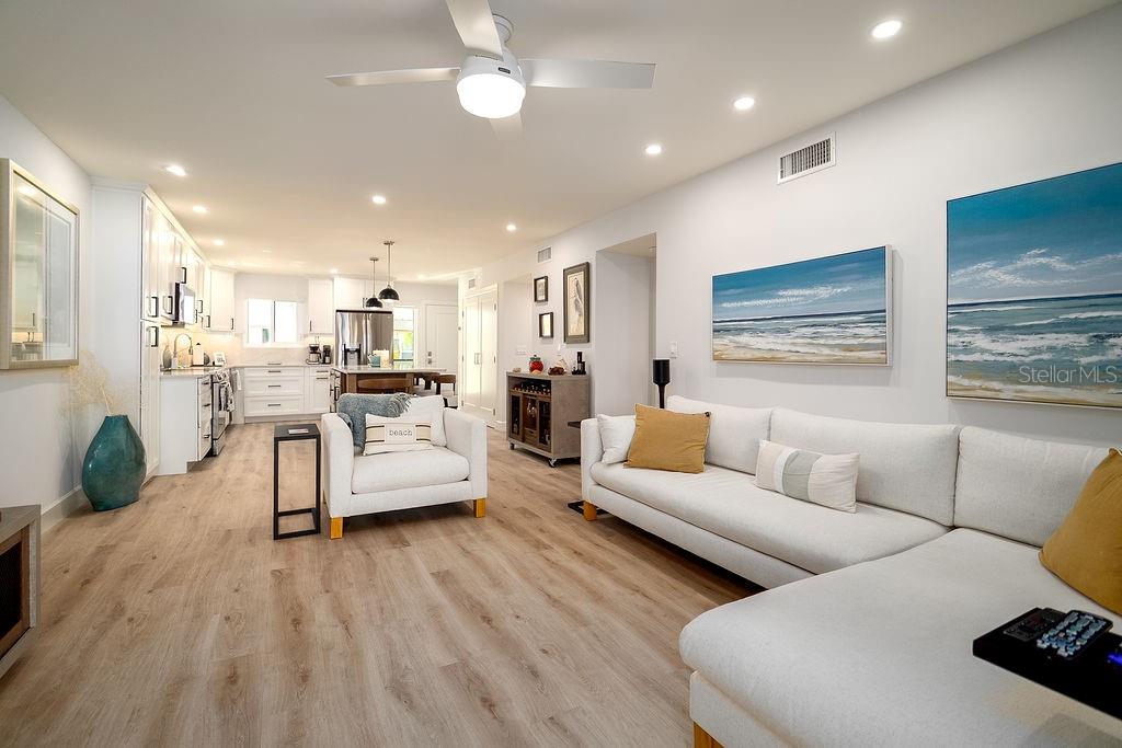 RUNAWAY BAY - Residential