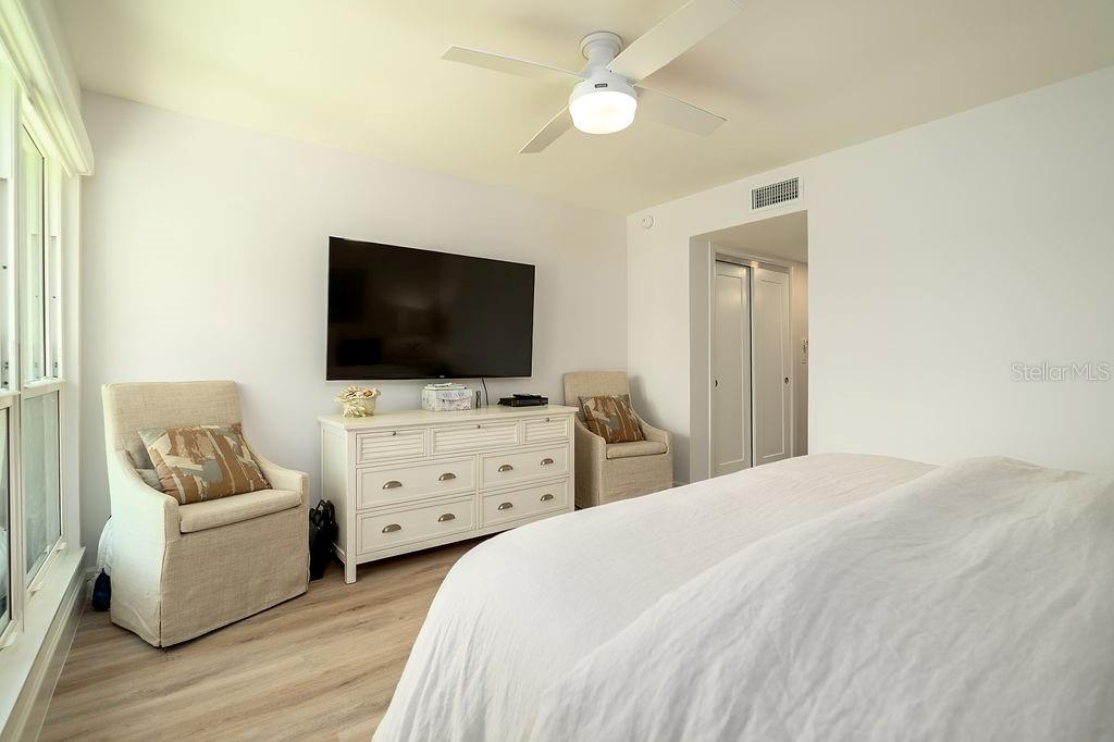 RUNAWAY BAY - Residential