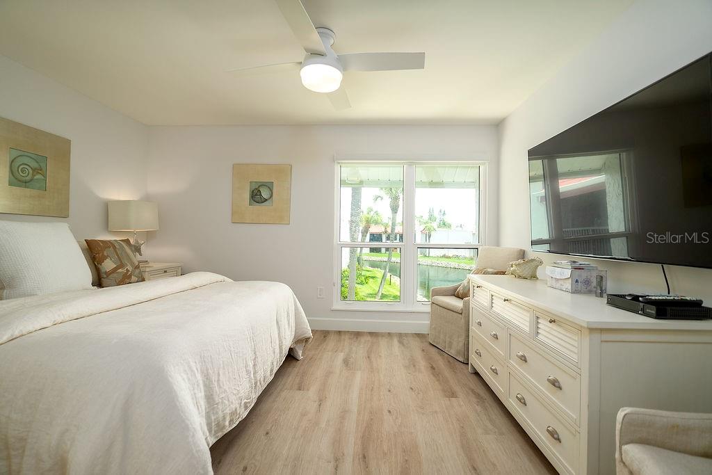 RUNAWAY BAY - Residential