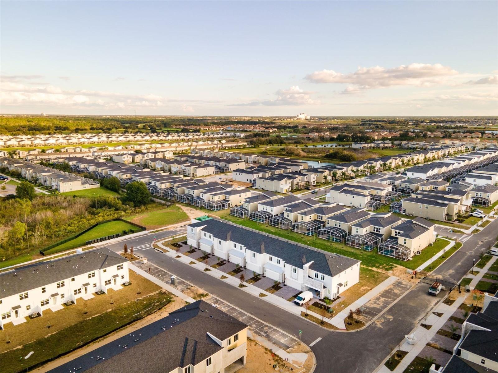 CHAMPIONS POINTE 25 TH - Residential