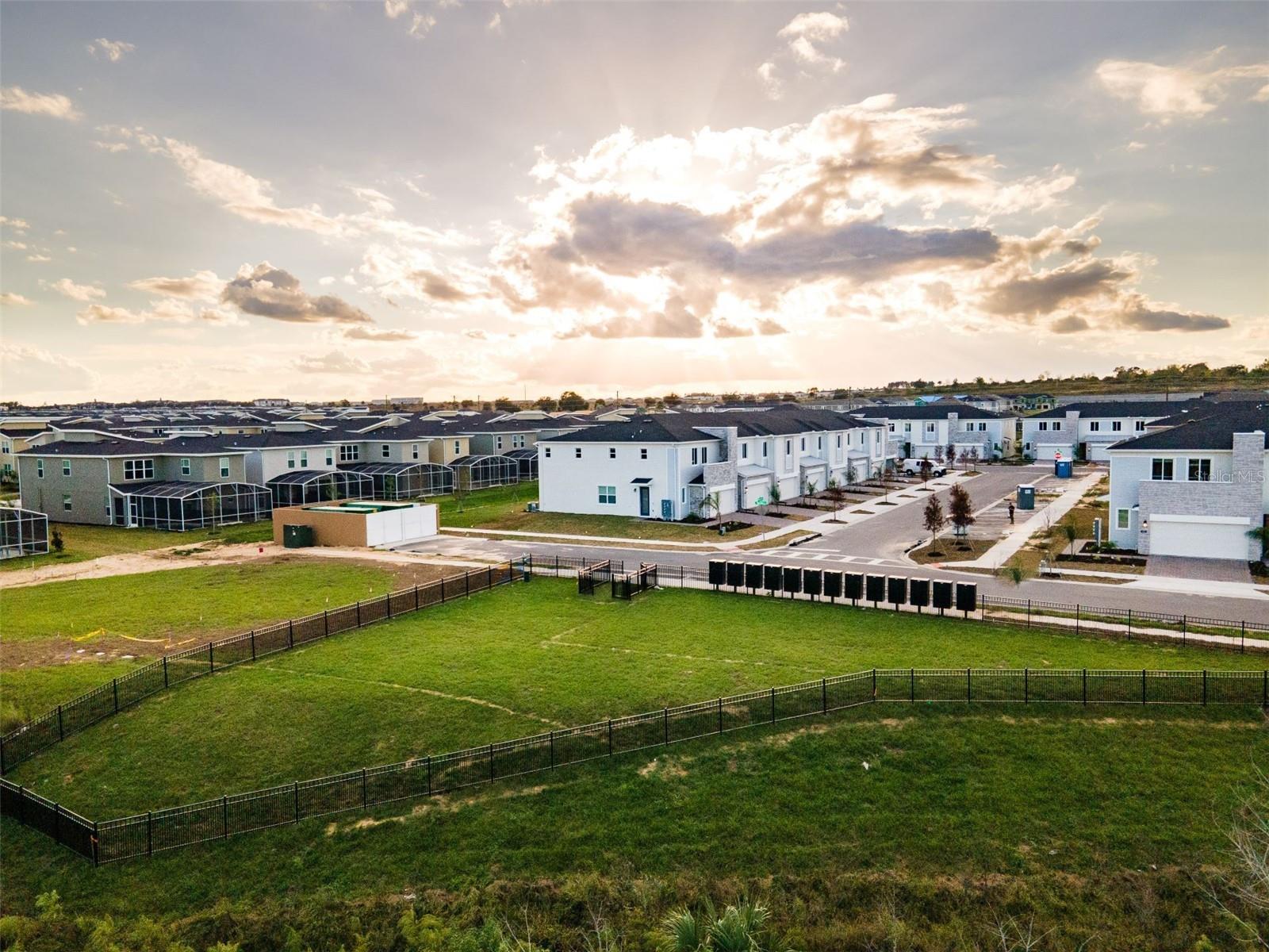 CHAMPIONS POINTE 25 TH - Residential