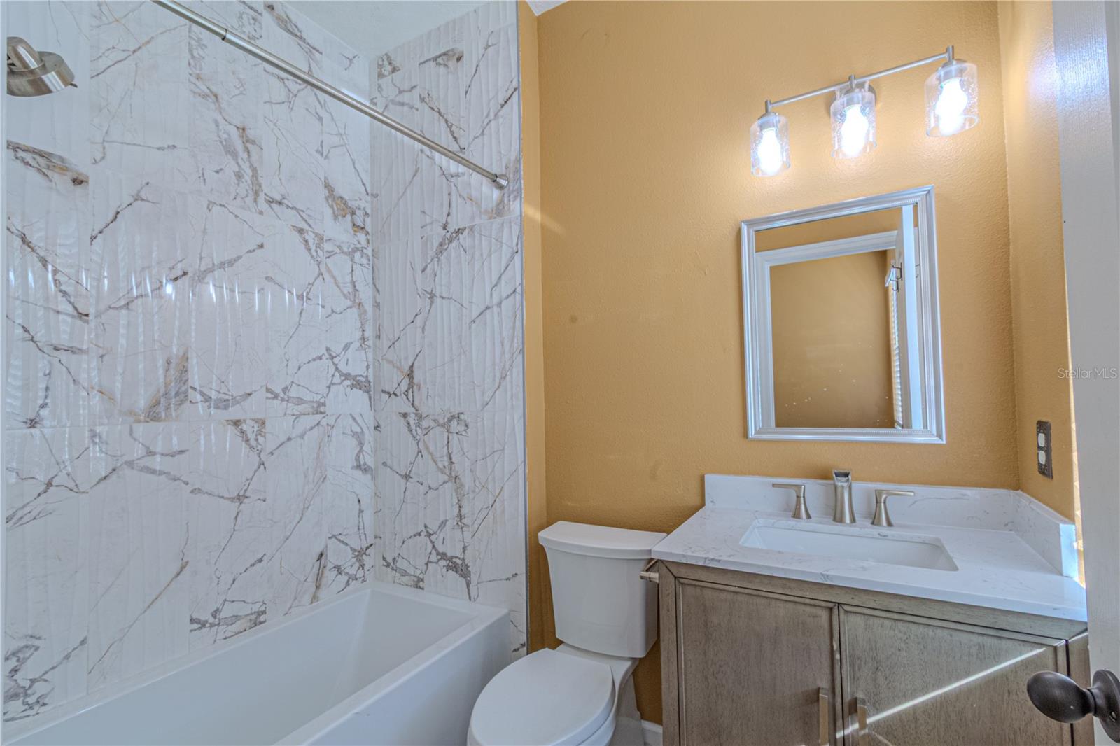 DANIELS LNDG A-J - Residential Lease