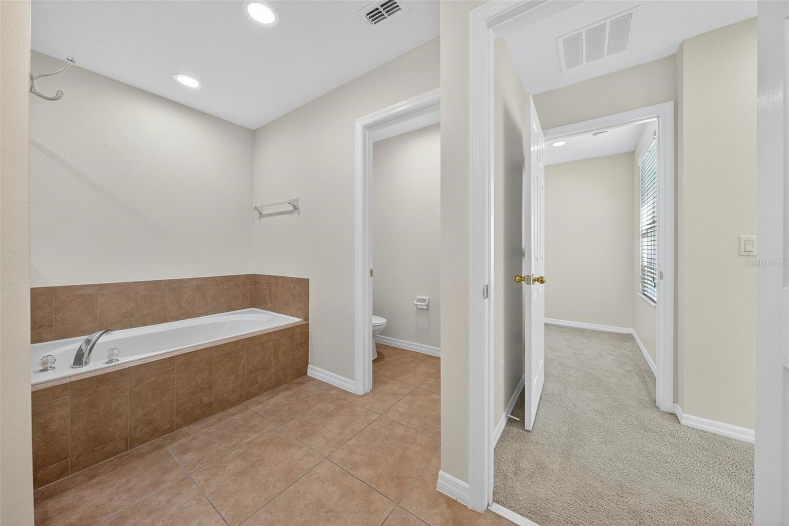 CLAYTON CROSSING TWNHMS SECOND AMD - Residential Lease