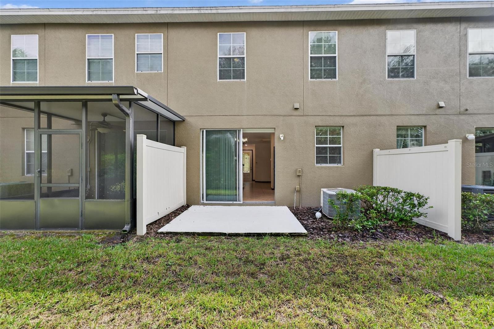 CLAYTON CROSSING TWNHMS SECOND AMD - Residential Lease