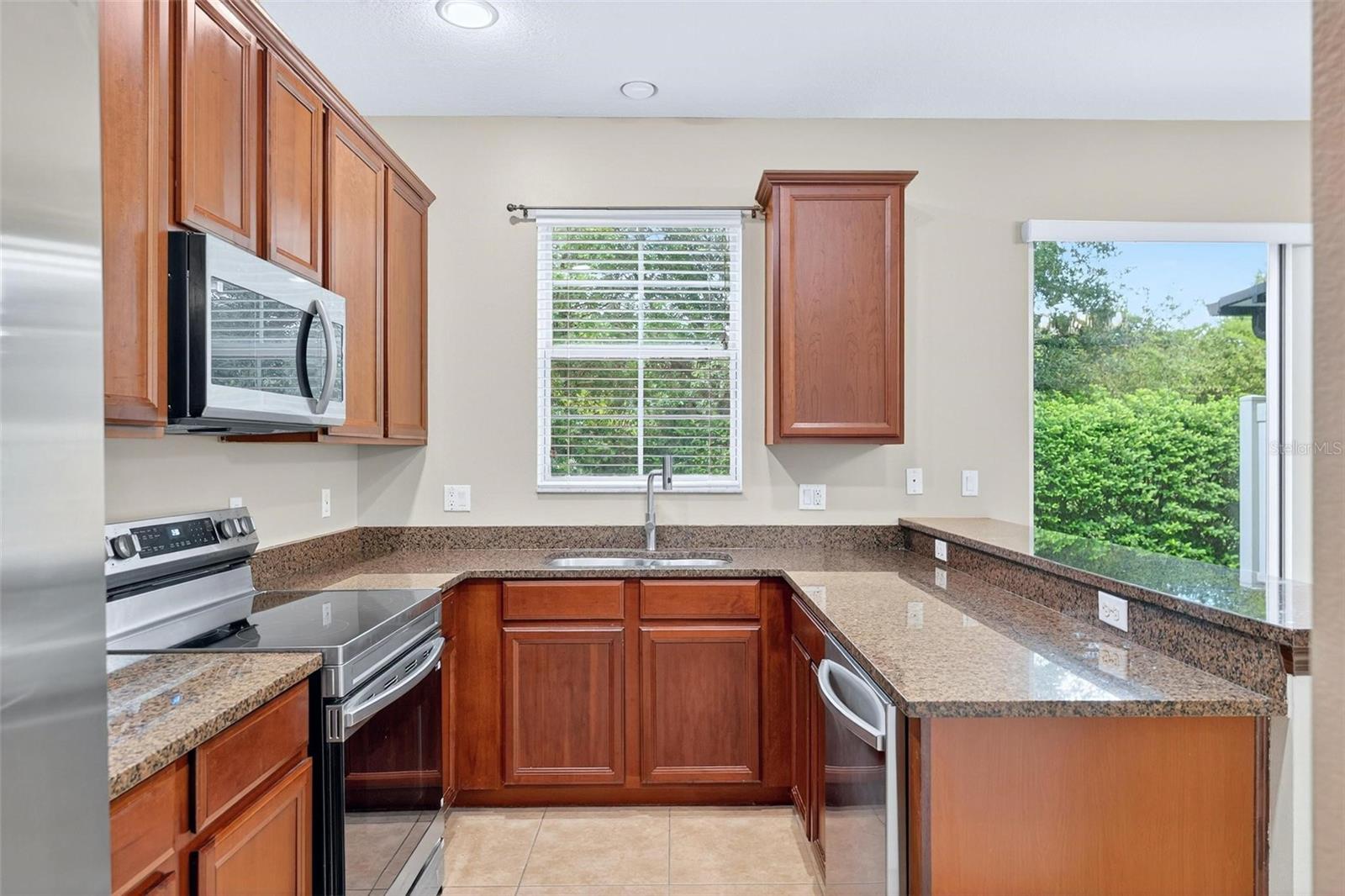 CLAYTON CROSSING TWNHMS SECOND AMD - Residential Lease