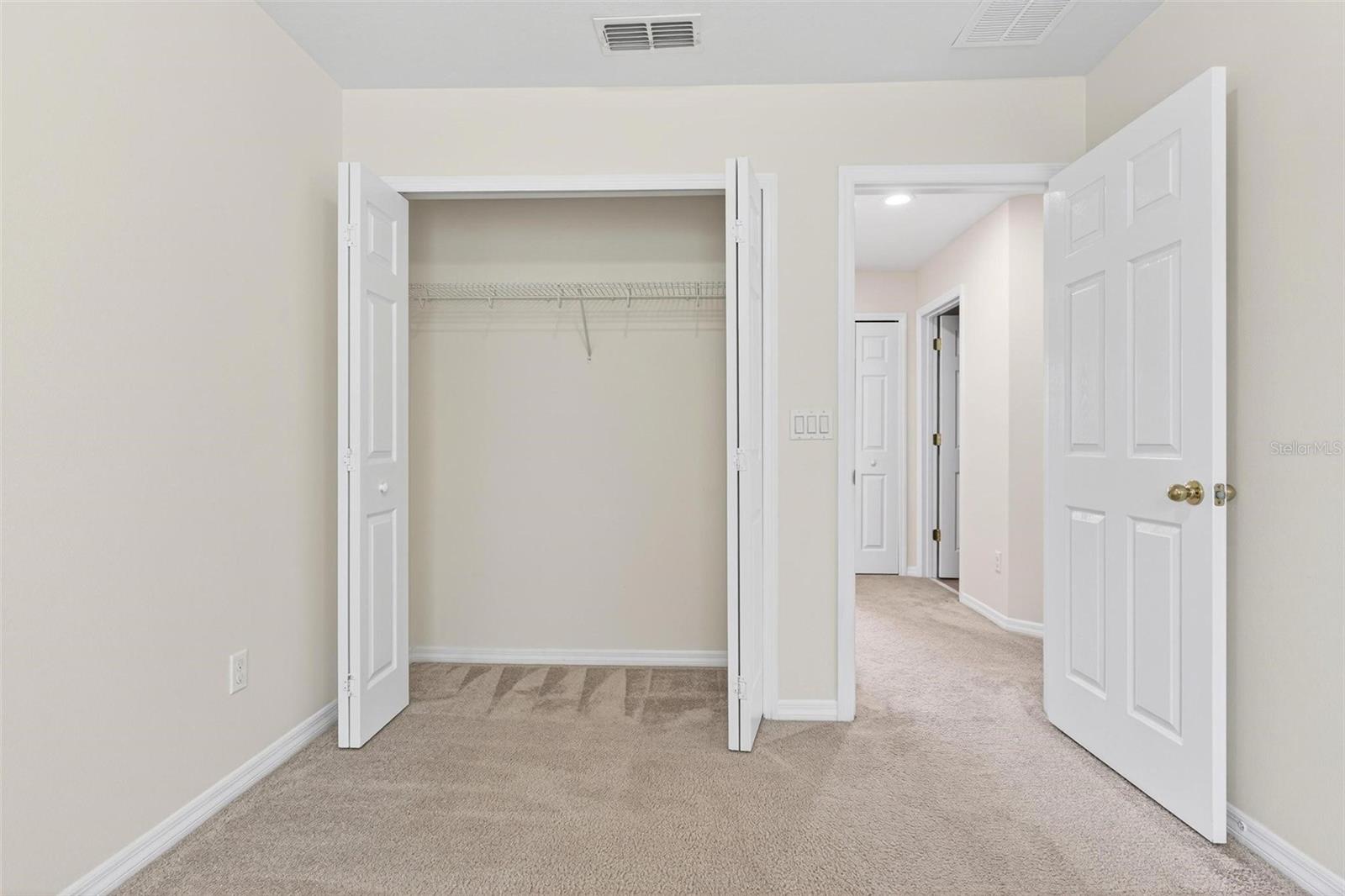 CLAYTON CROSSING TWNHMS SECOND AMD - Residential Lease