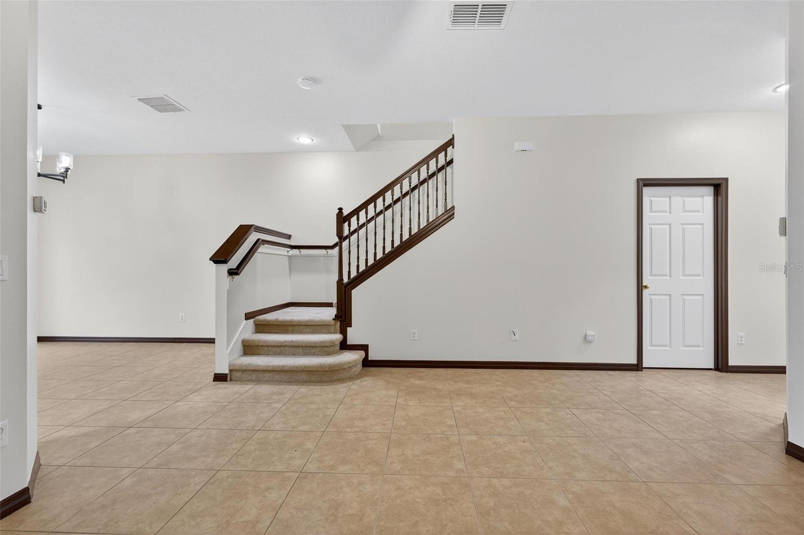 CLAYTON CROSSING TWNHMS SECOND AMD - Residential Lease