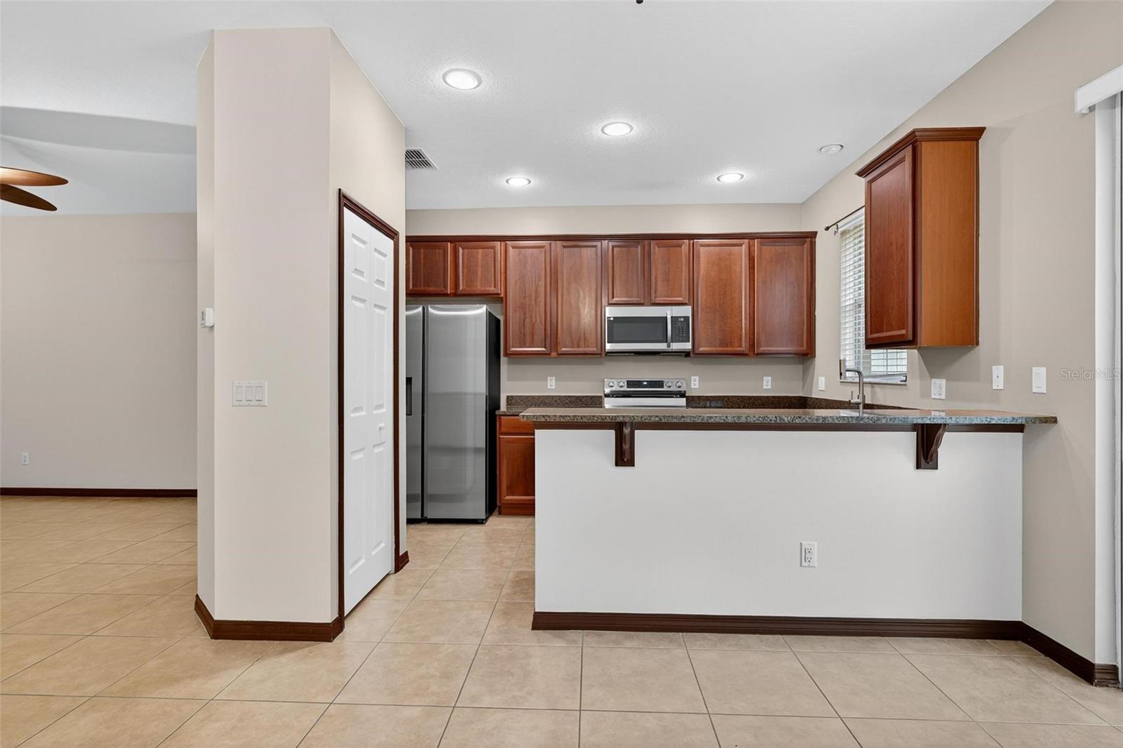 CLAYTON CROSSING TWNHMS SECOND AMD - Residential Lease