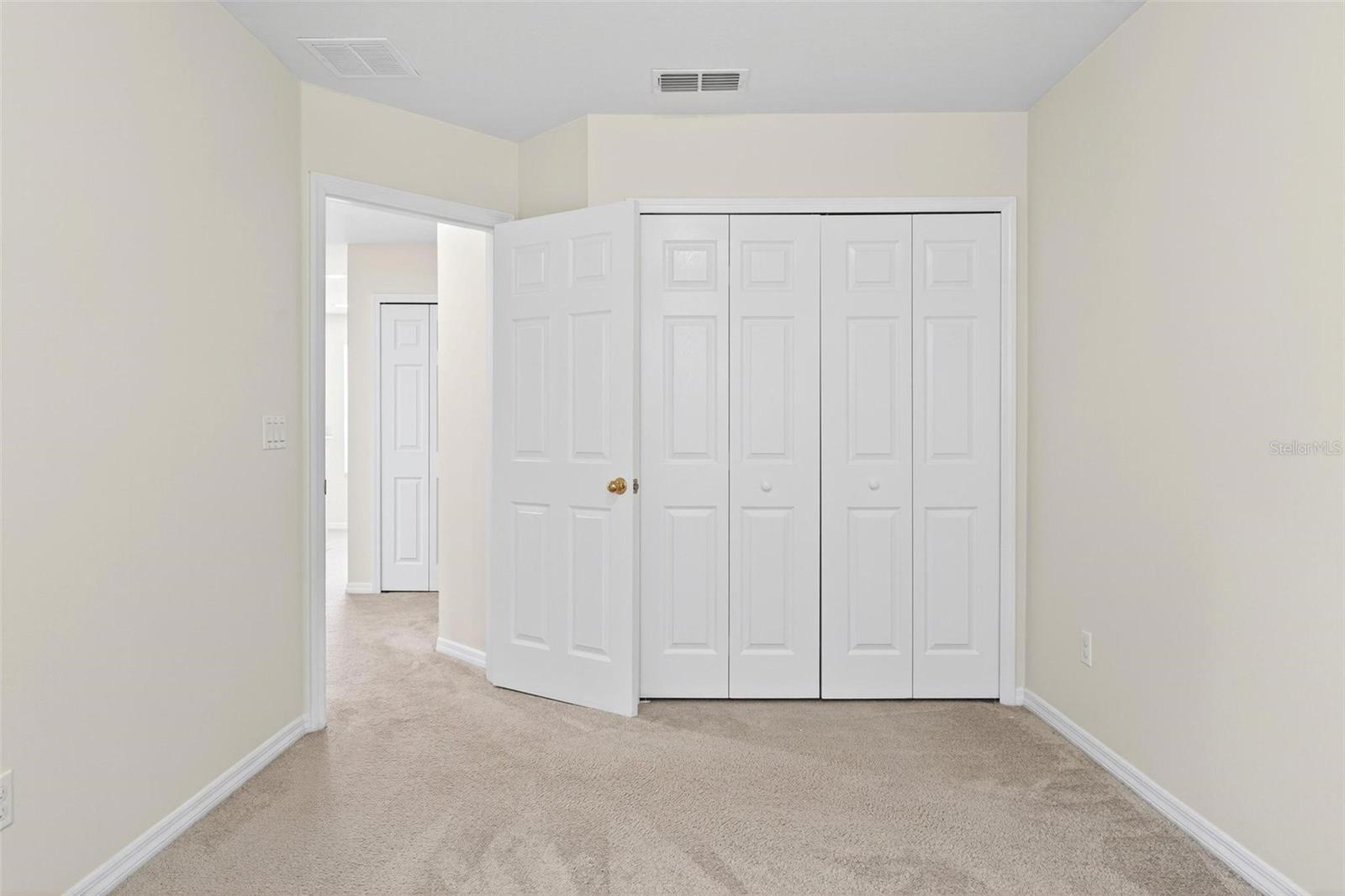 CLAYTON CROSSING TWNHMS SECOND AMD - Residential Lease