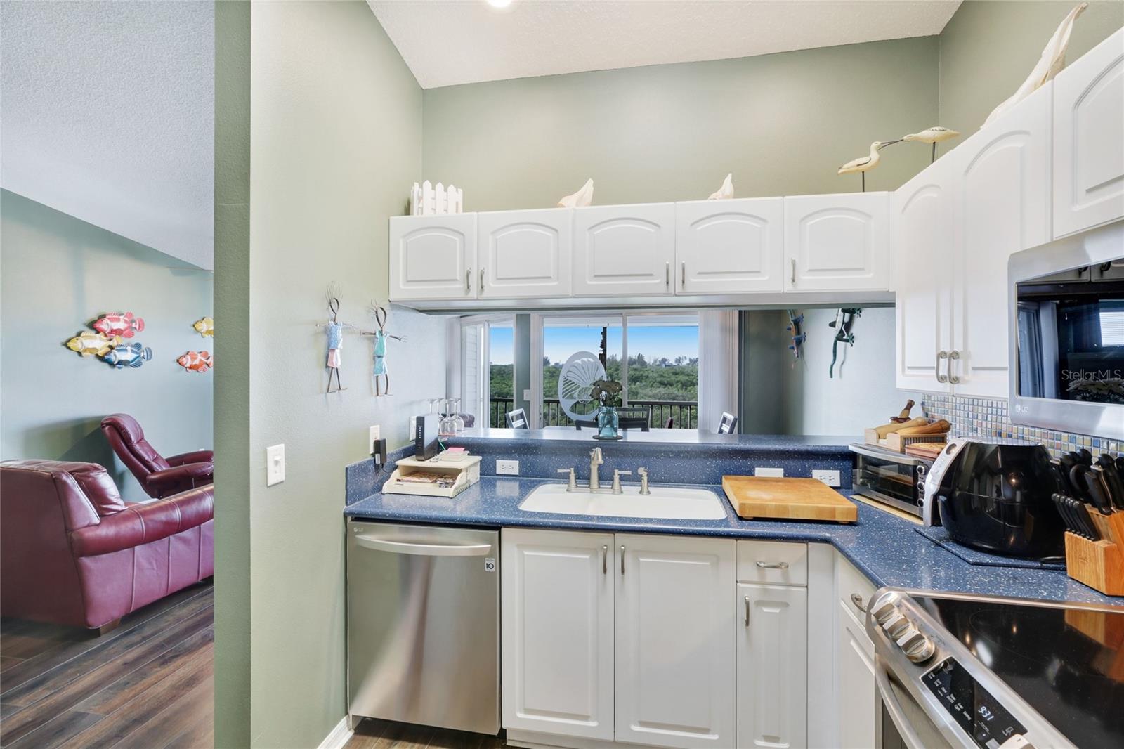 SANDY POINTE II - Residential