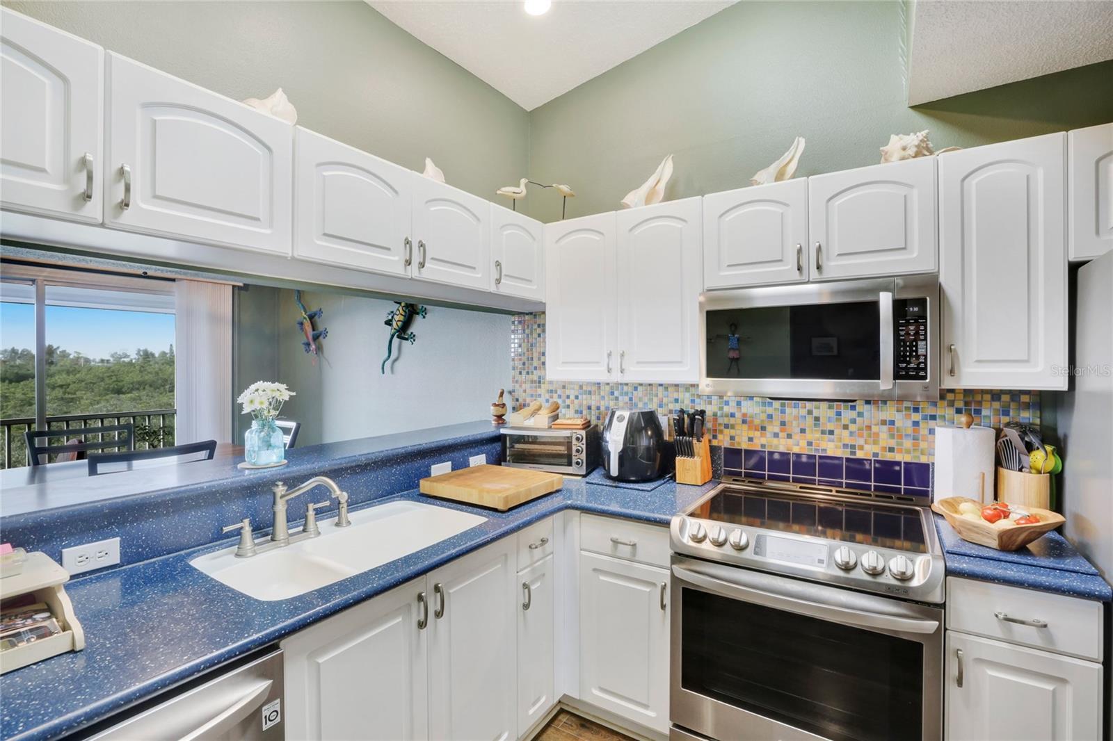 SANDY POINTE II - Residential