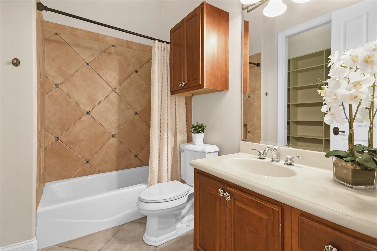 ALAQUA LAKES PH 1 - Residential