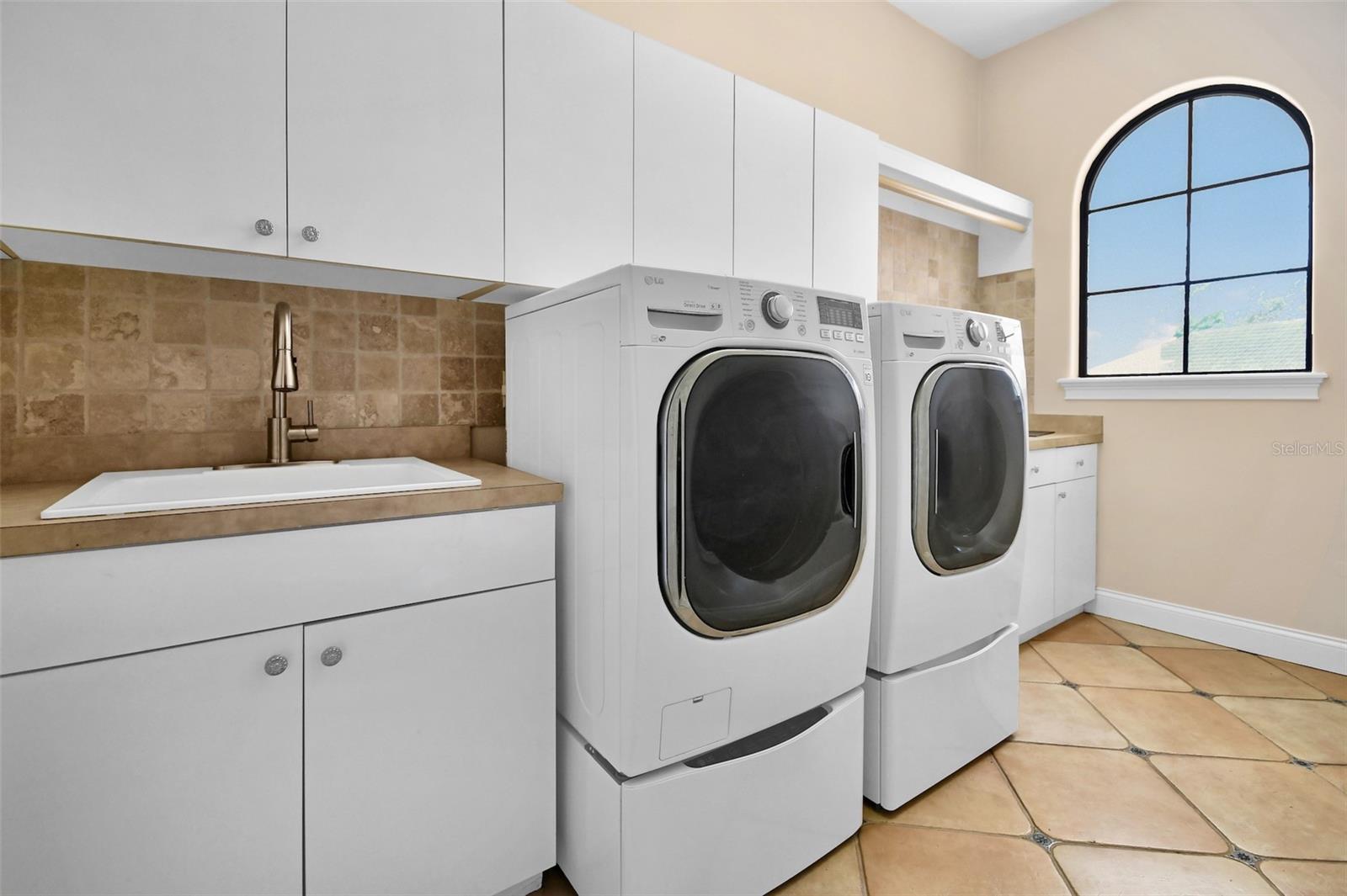 ALAQUA LAKES PH 1 - Residential