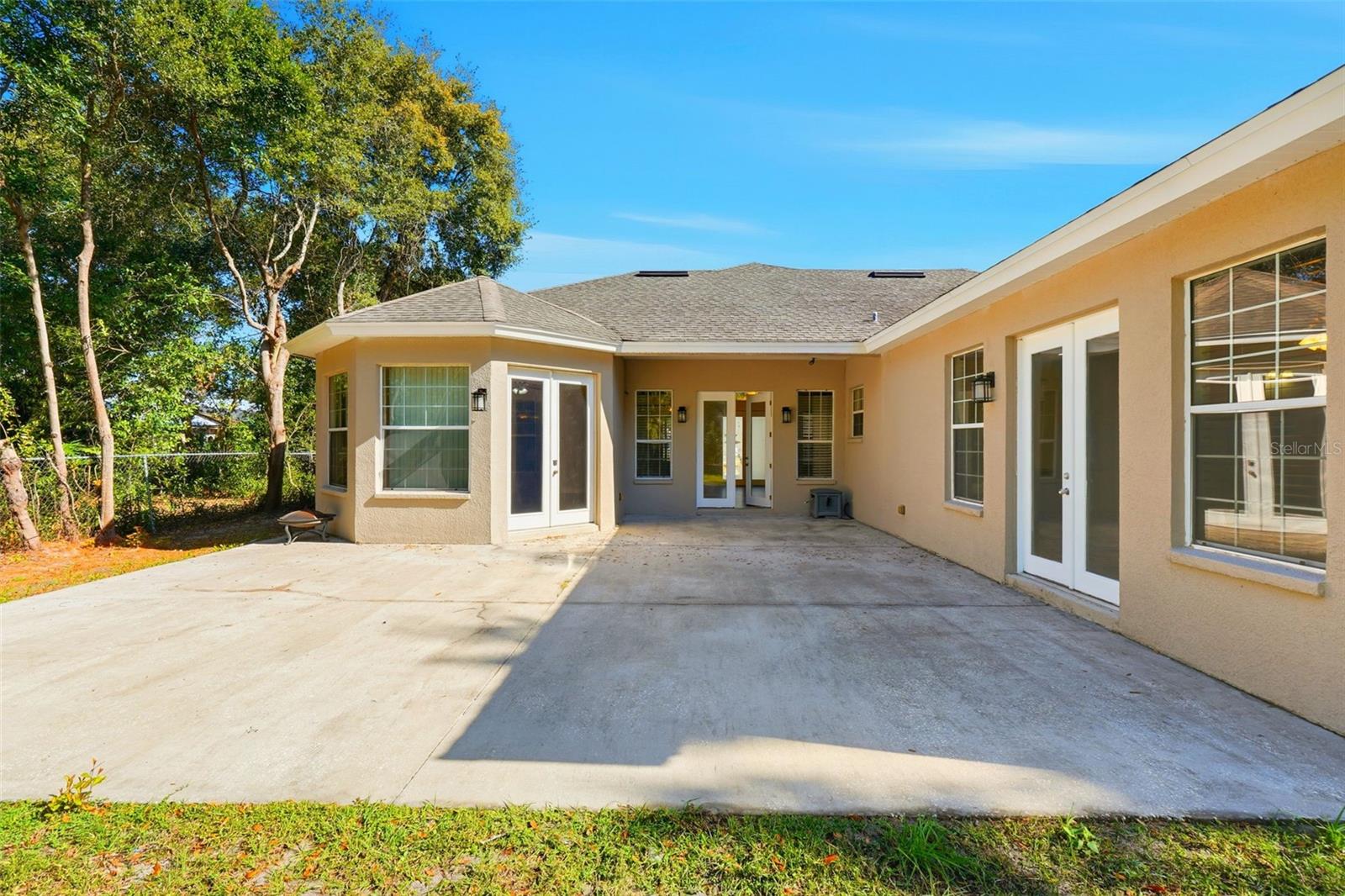 LAKE MARSHA SUB - Residential Lease