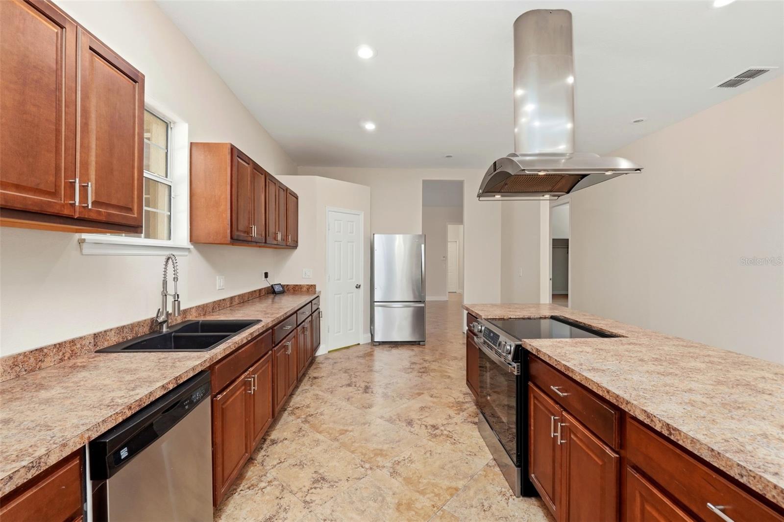 LAKE MARSHA SUB - Residential Lease