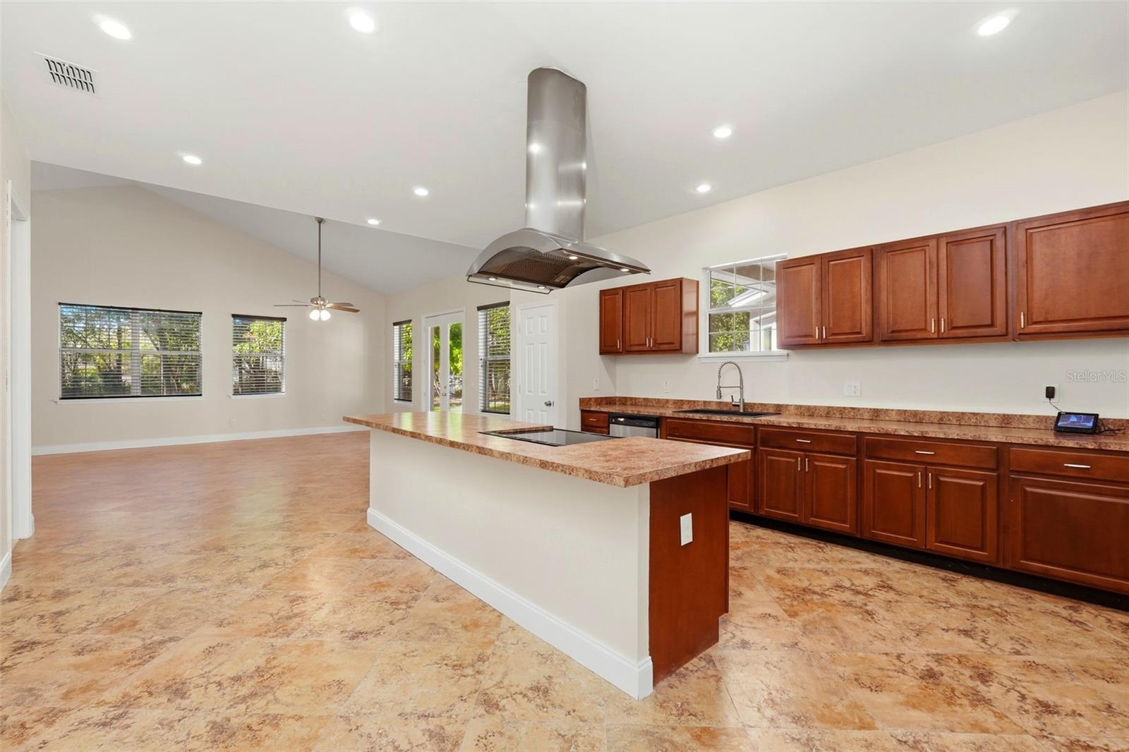 LAKE MARSHA SUB - Residential Lease