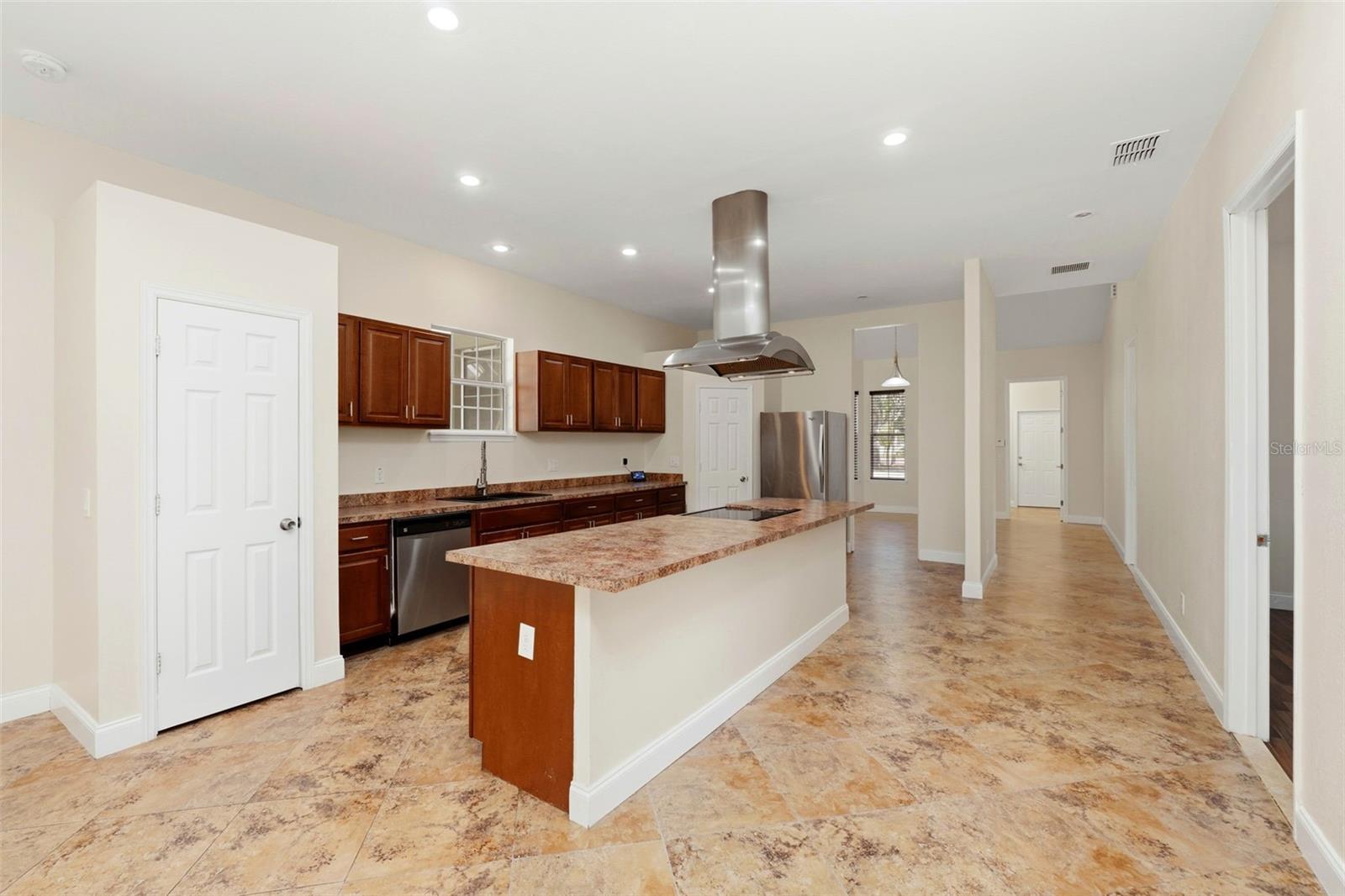 LAKE MARSHA SUB - Residential Lease