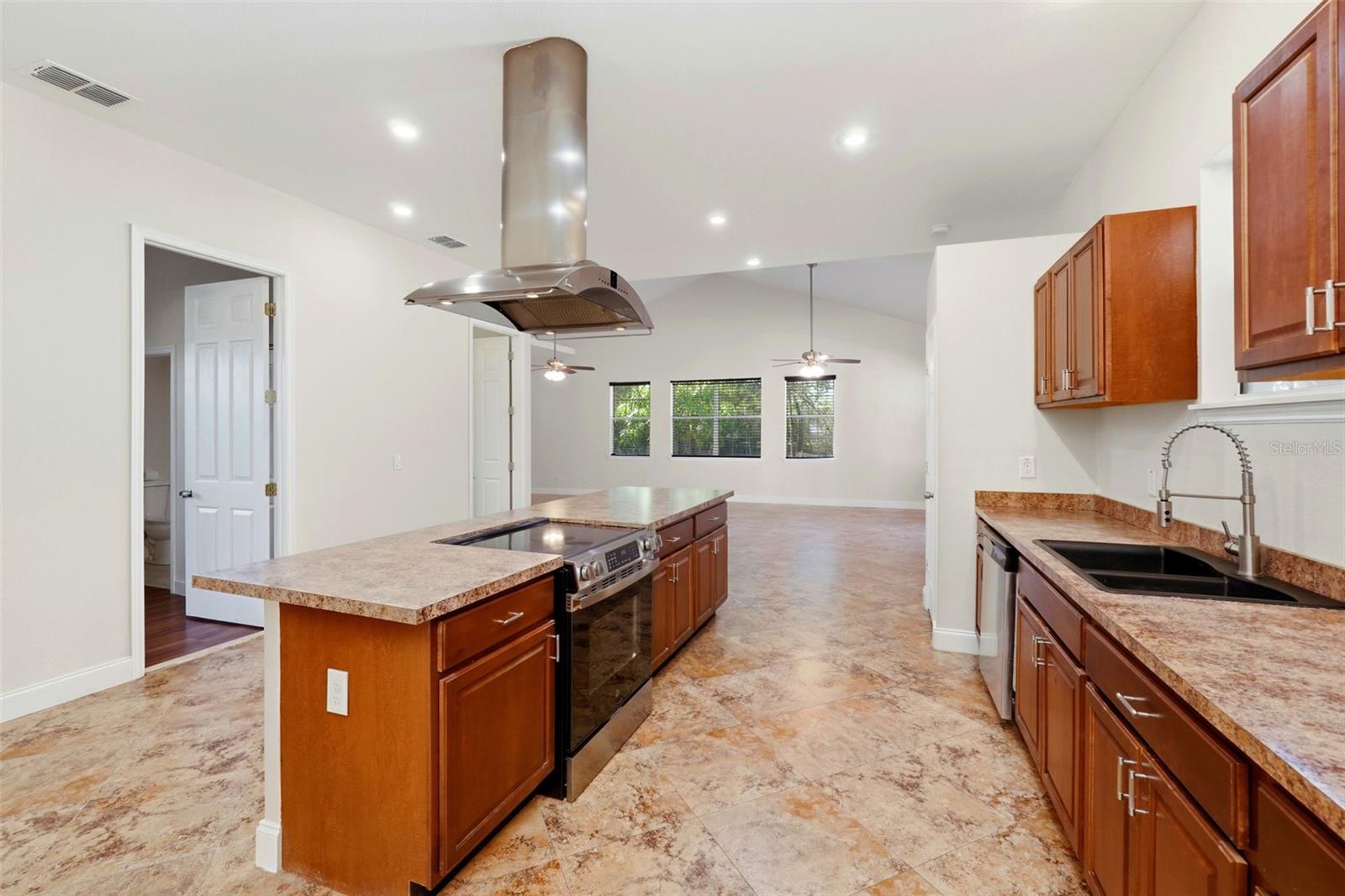 LAKE MARSHA SUB - Residential Lease