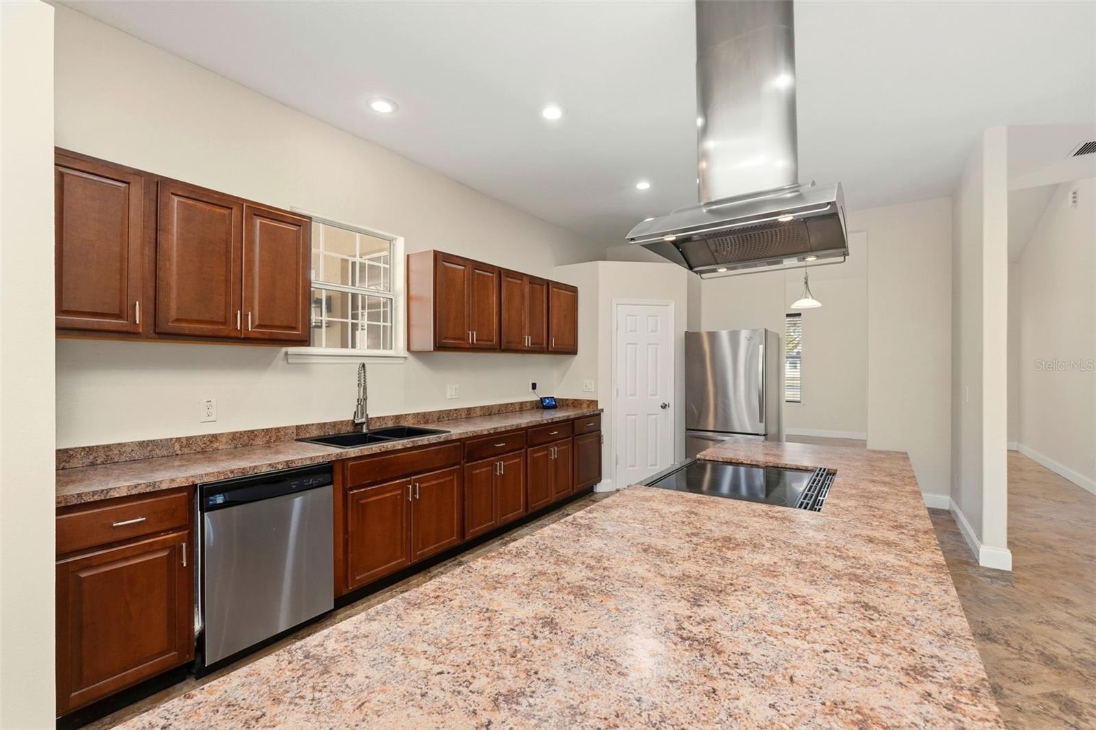 LAKE MARSHA SUB - Residential Lease