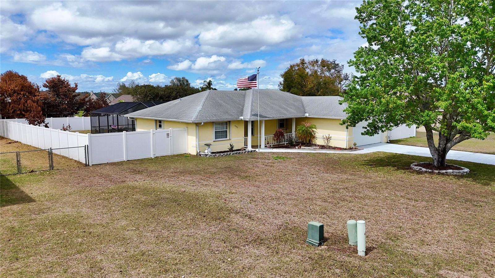 CLUBHOUSE LAKE ESTATES - Residential