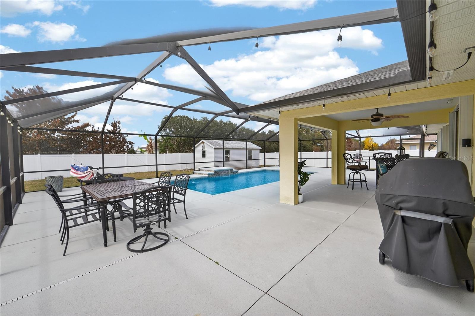 CLUBHOUSE LAKE ESTATES - Residential