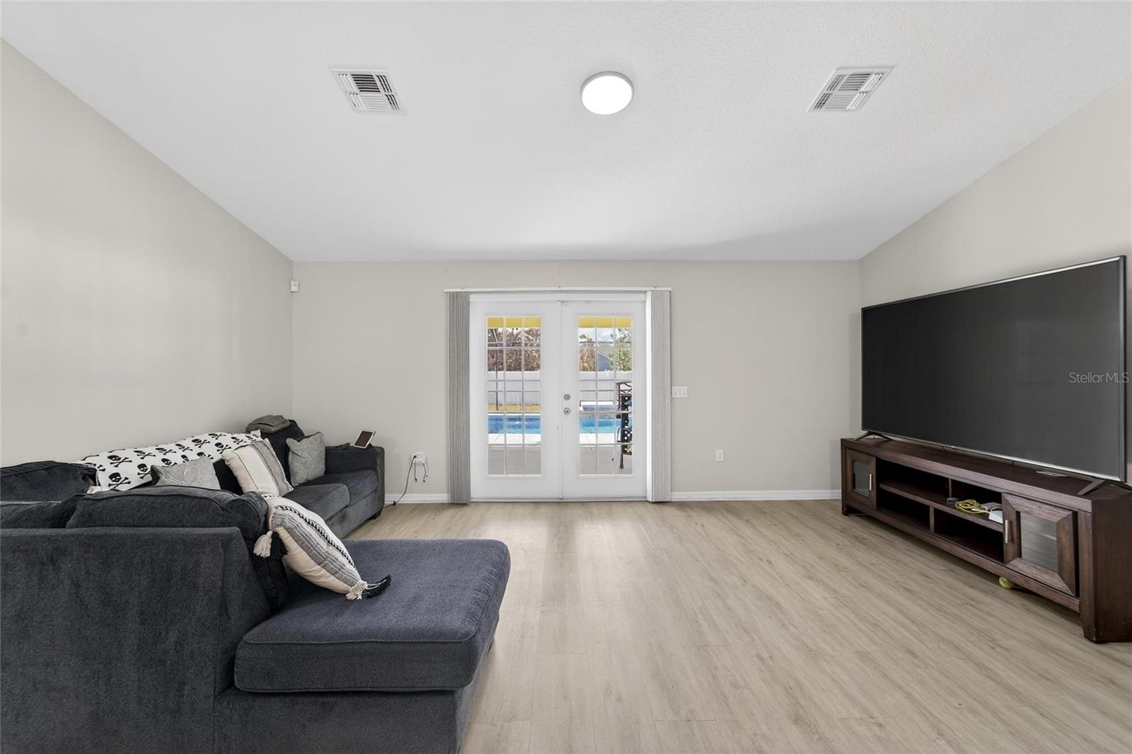 CLUBHOUSE LAKE ESTATES - Residential