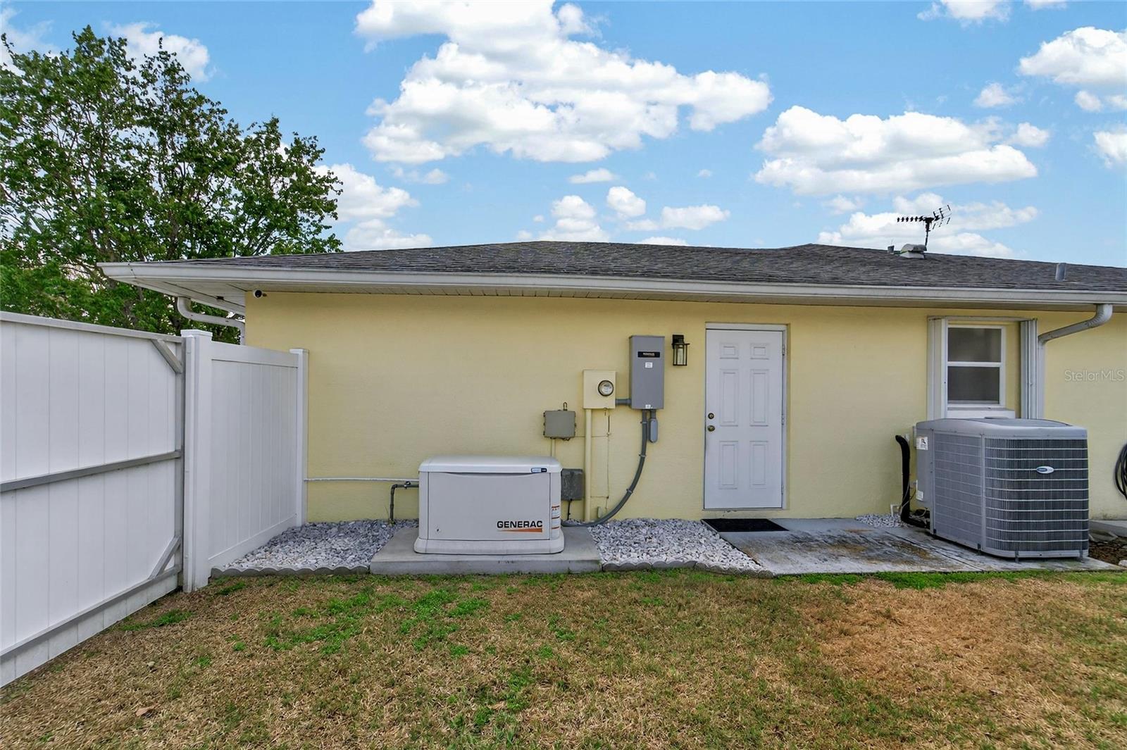 CLUBHOUSE LAKE ESTATES - Residential