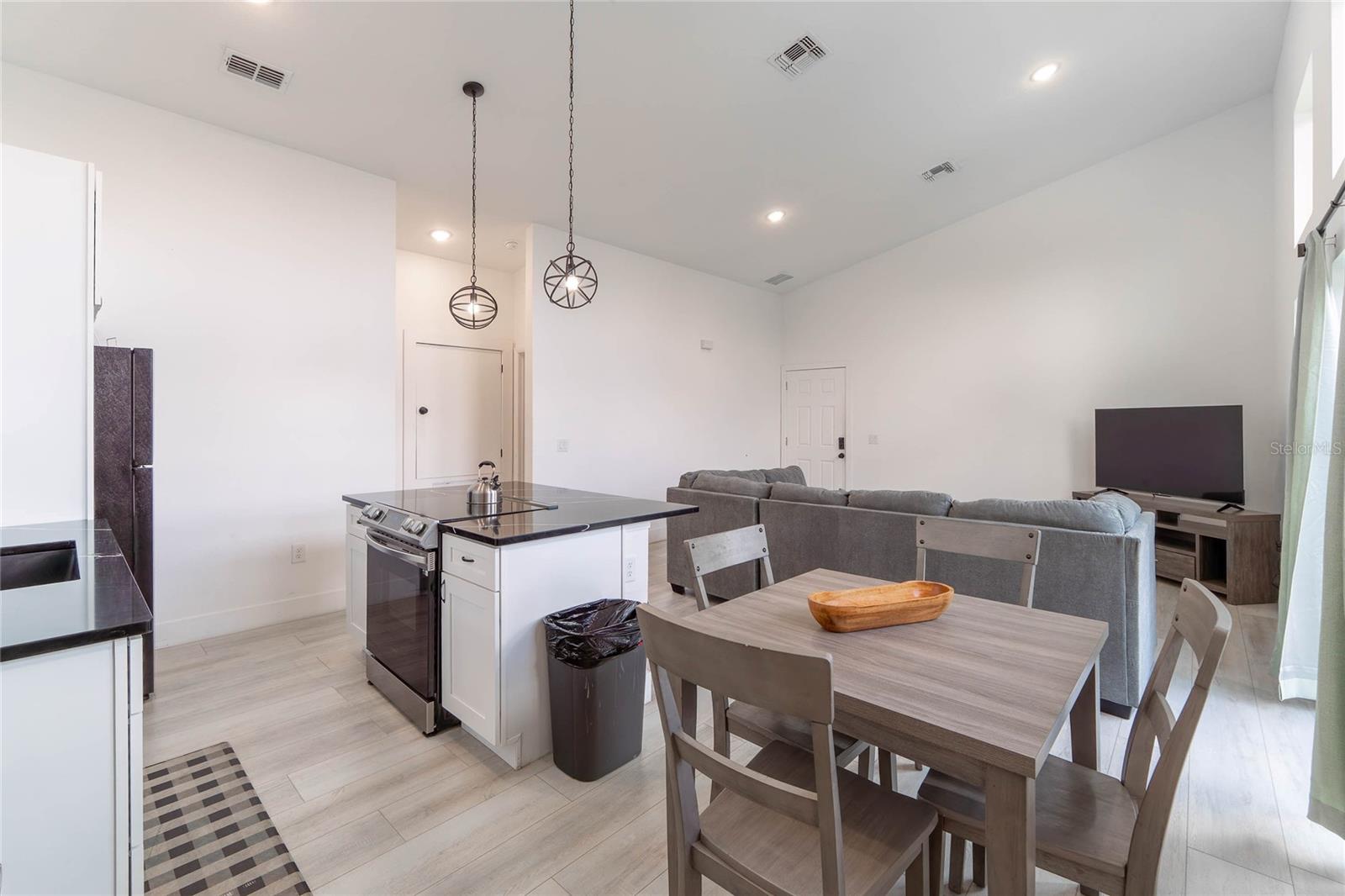 TAFT TOWN - Residential