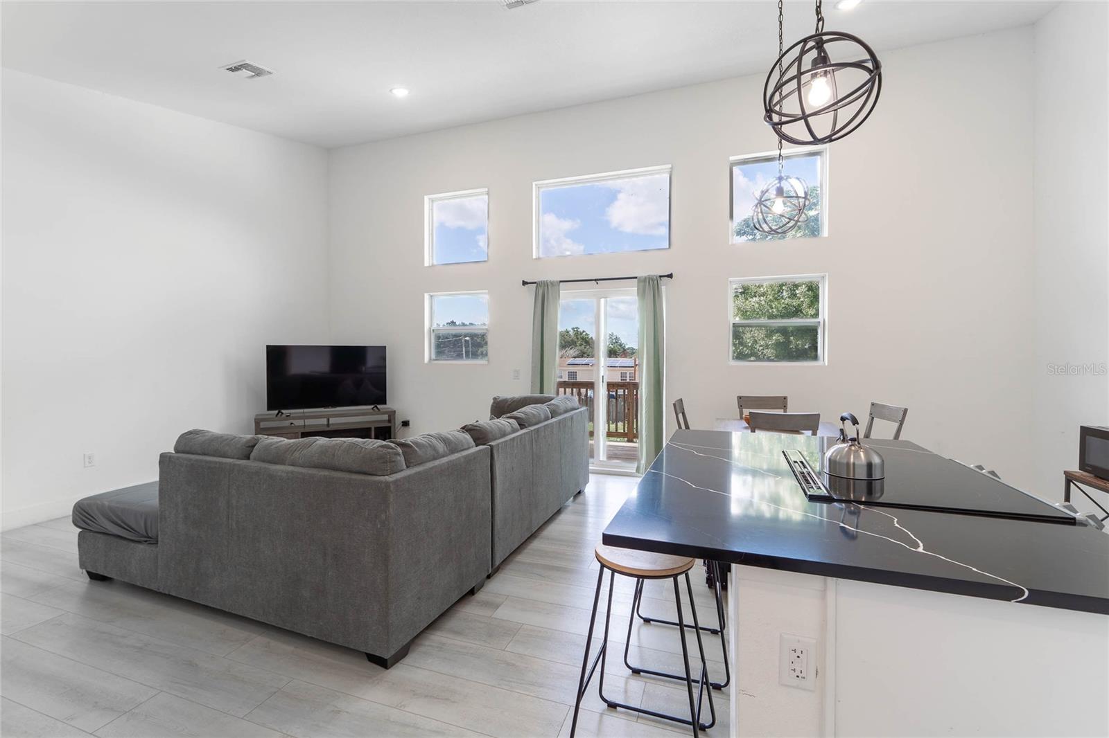 TAFT TOWN - Residential