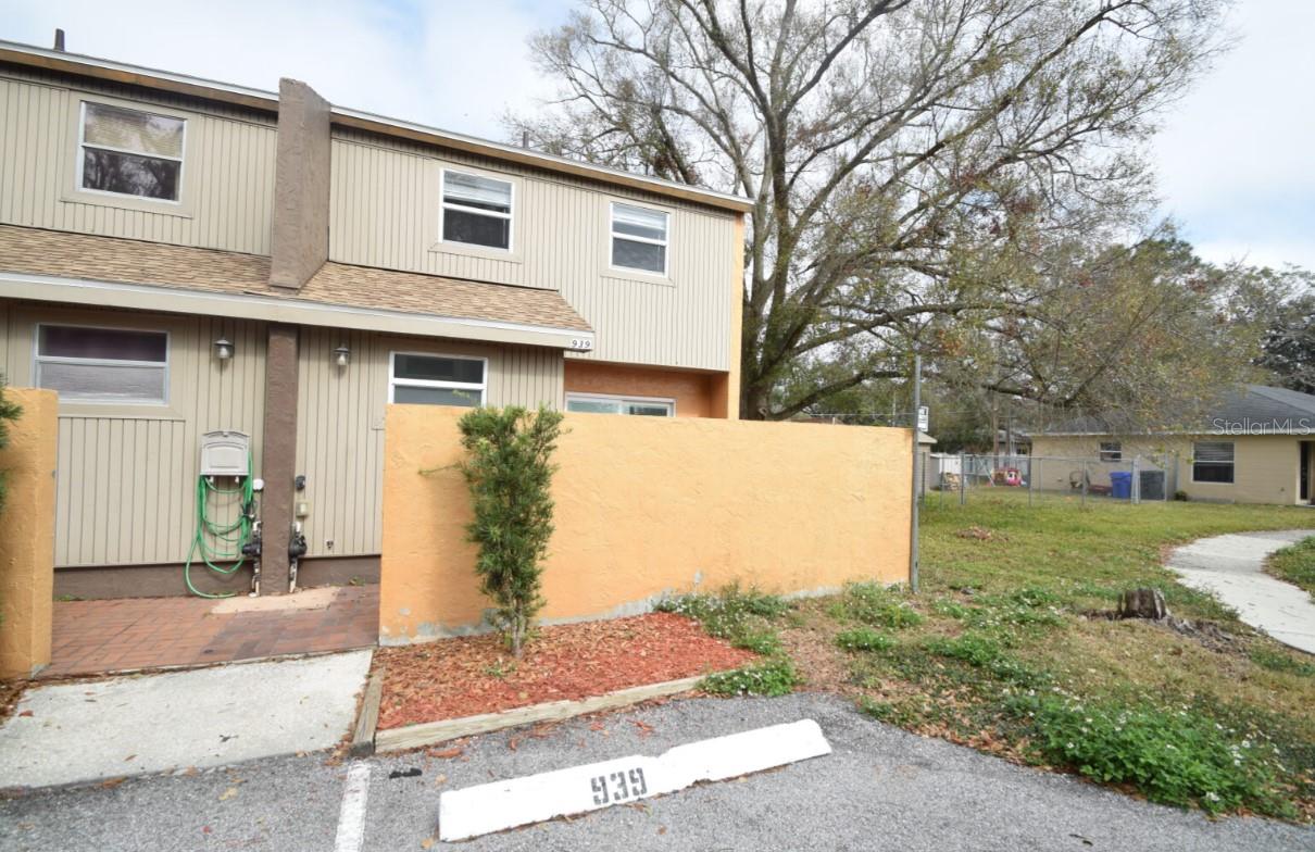 CASTLE SUB - Residential Lease