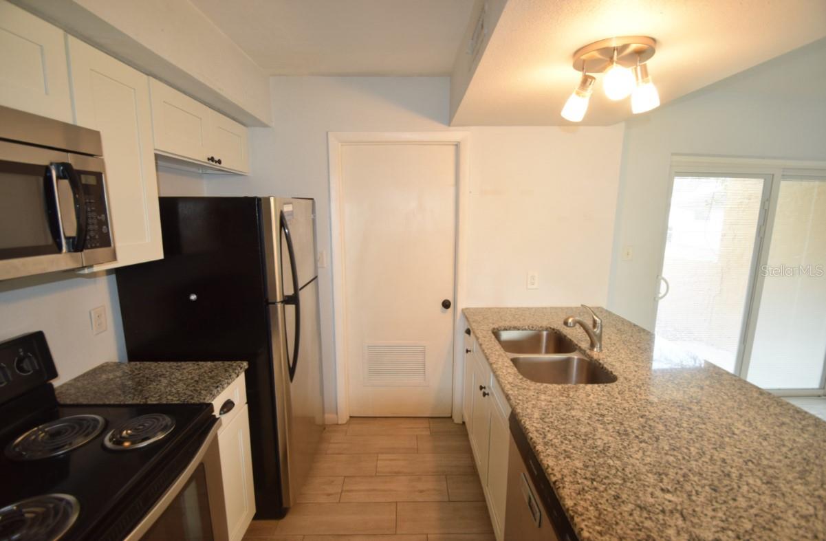 CASTLE SUB - Residential Lease