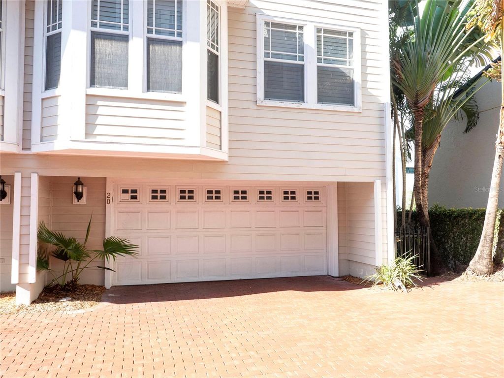 Photo of 3315 W De Leon Street #20, Tampa, FL 33609 (MLS # O6348399)