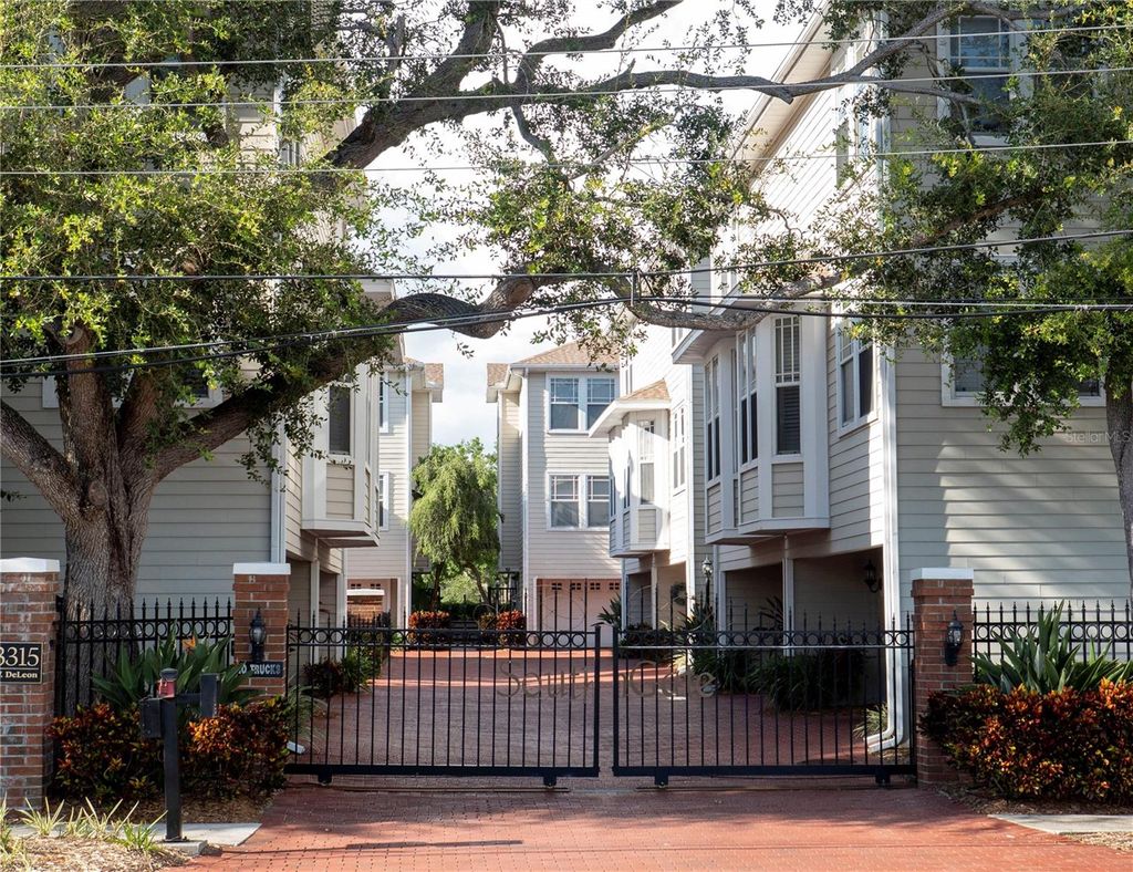 Photo of 3315 W De Leon Street #20, Tampa, FL 33609 (MLS # O6348399)