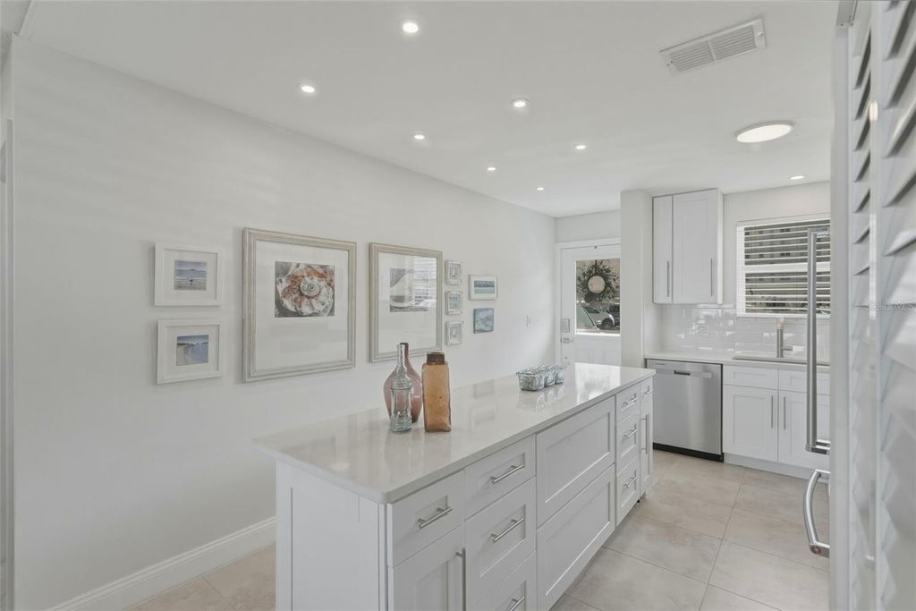 Photo of 6025 Shore Boulevard S #110, Gulfport, FL 33707 (MLS # TB8478735)