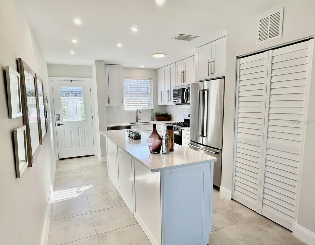 Photo of 6025 Shore Boulevard S #110, Gulfport, FL 33707 (MLS # TB8478735)