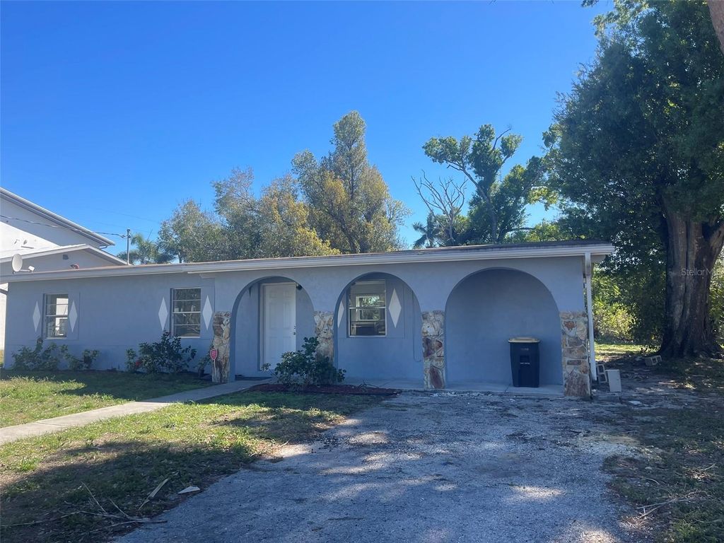 Photo of 525 E Helen Avenue, Punta Gorda, FL 33950 (MLS # A4680416)