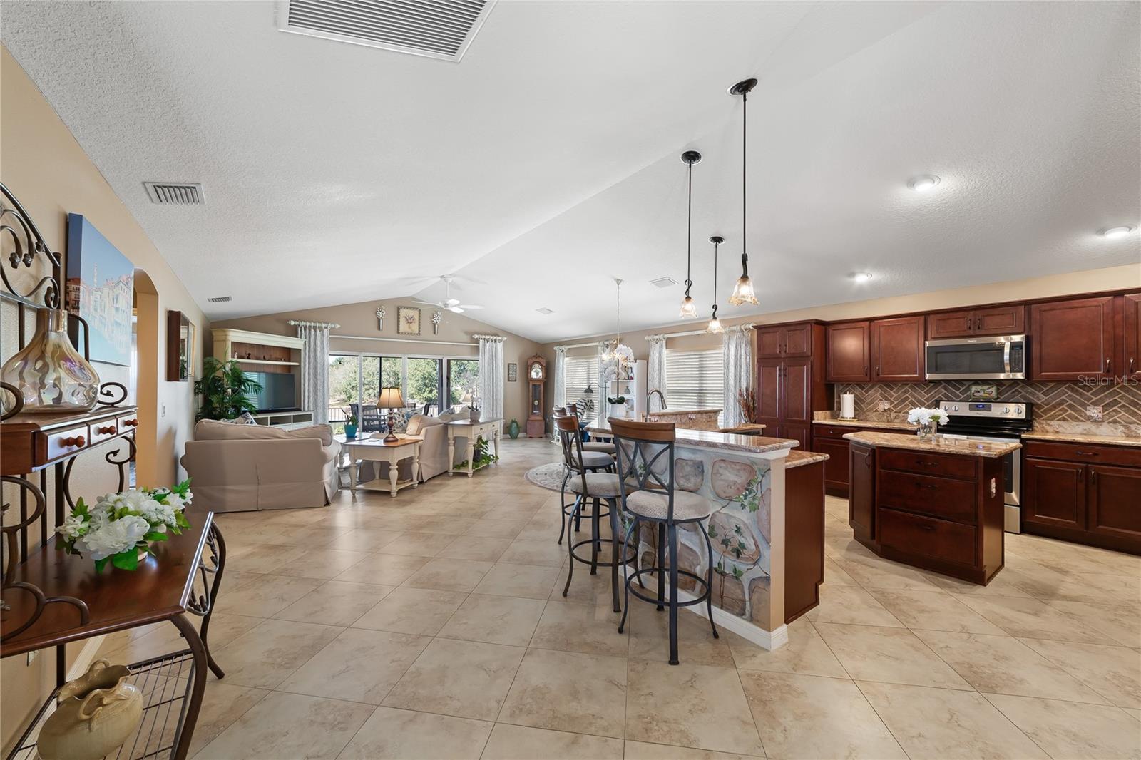 MARION PHILLIPS VILLAS - Residential